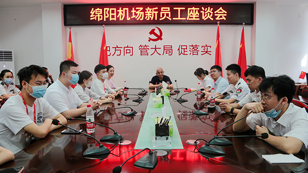 “助力鄉(xiāng)村振興，踐行艱苦奮斗” 將新員工黨性教育活動(dòng)搬到對(duì)口幫扶村4.jpg