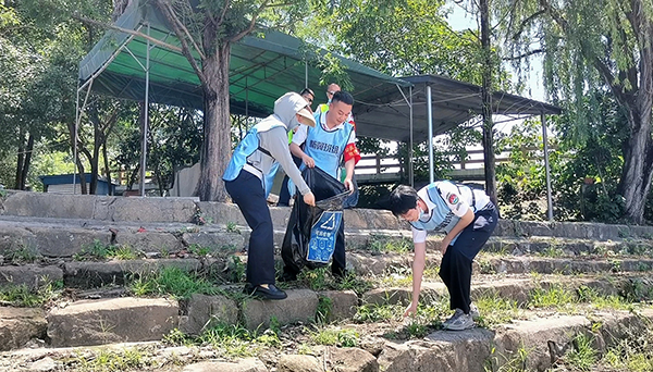 安檢站旅檢一隊開展“學(xué)歷史 促凝聚”團(tuán)建活動1.jpg